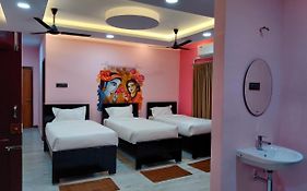 Temple Stay - Uma Residency And Guest House